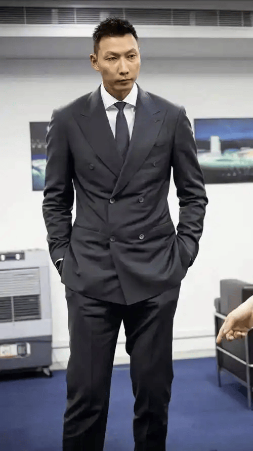 竞选篮协，易建联复出执掌？尘埃落定，易建联官宣决定，姚明看懂